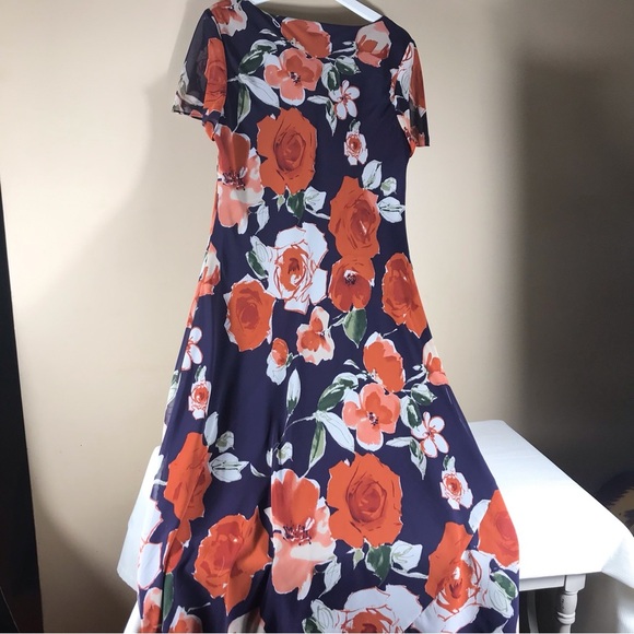 Jacques Vert Maxi Dress Size 16, Lined Flower Pattern, Butterfly Sleeves - Picture 5 of 8